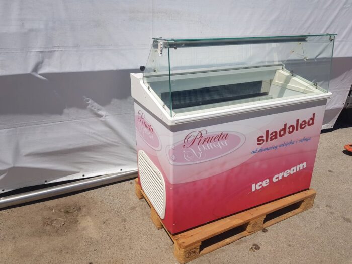 Vitrina za sladoled